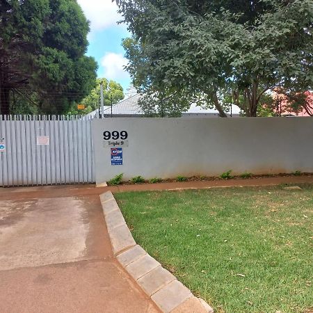 Triple9 Hatfield Guesthouse Pretoria-Noord Esterno foto